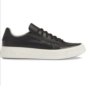 Calfskin sneaker sporty